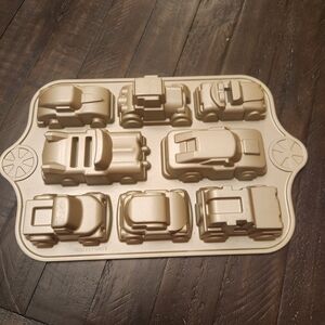 Nordic Ware Gold Sweet Rides Classic Cars Cakelet Pan